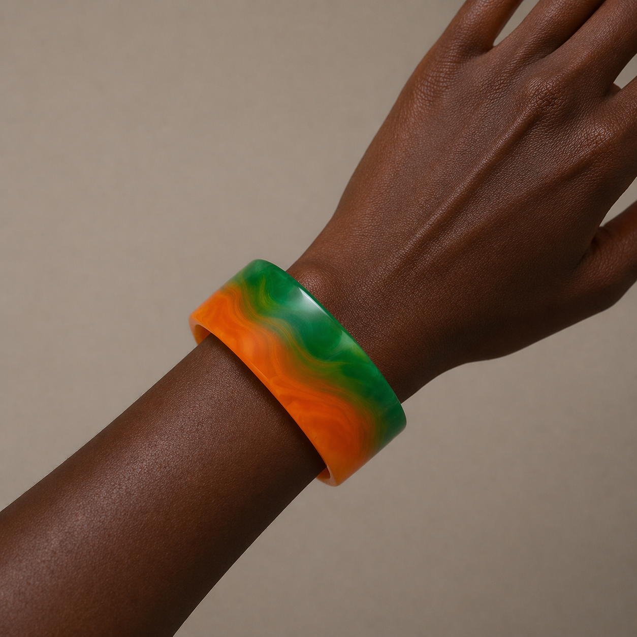 anne alumni resin bangle anne alumni resin bangle