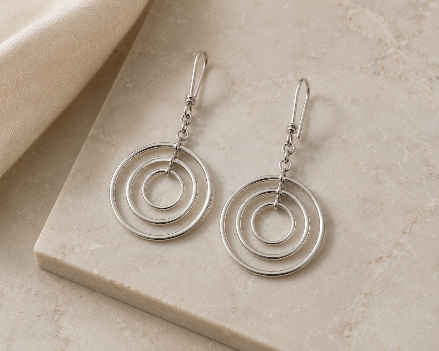 Concentric circle earrings - Image 3